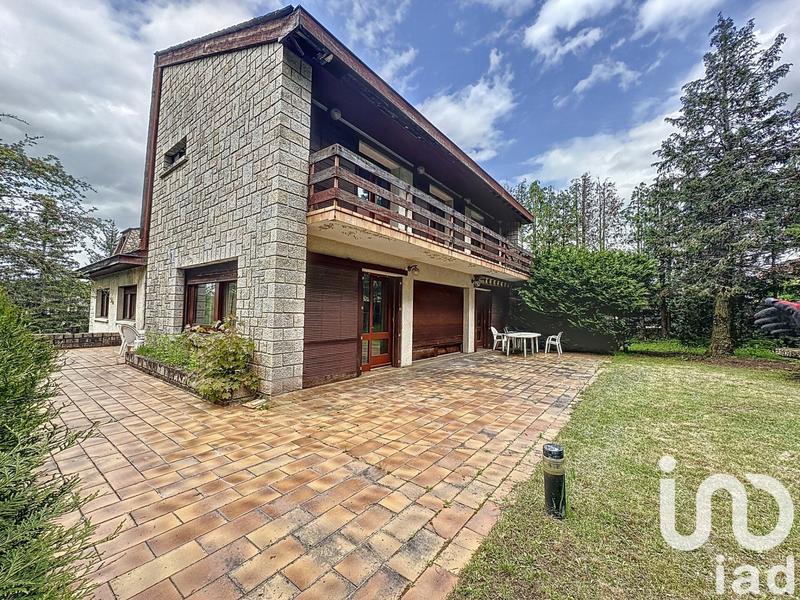 Maison - 272 m² - 11 pièces