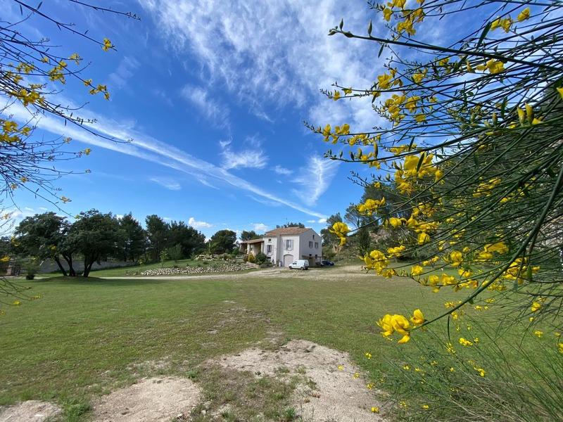 Maison - 185 m² - 9 pièces