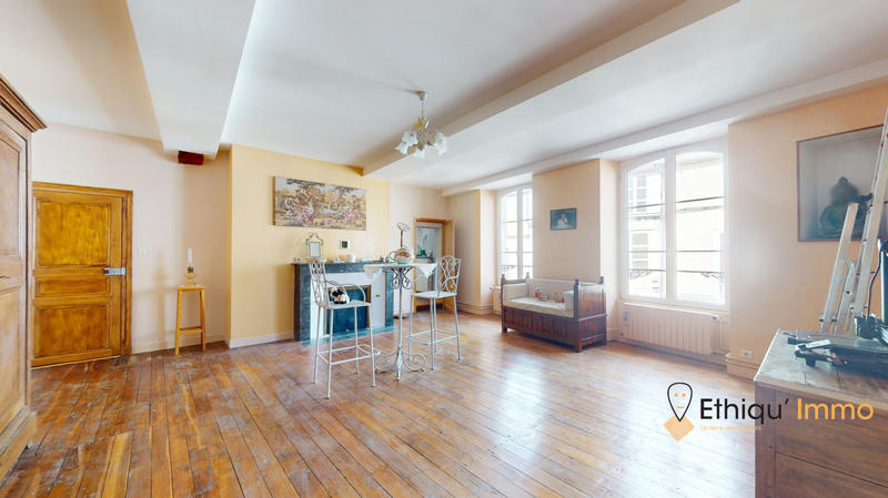 Maison - 287 m² - 8 pièces