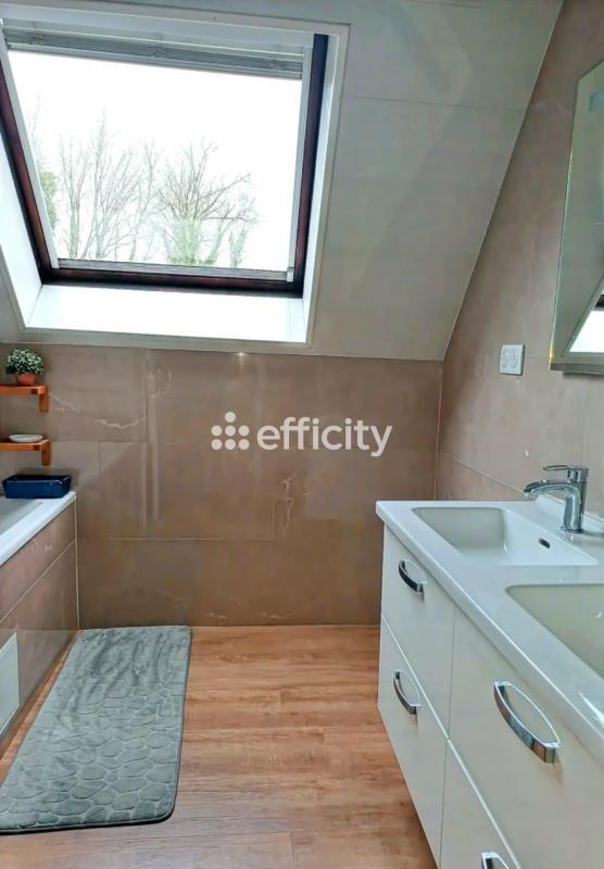 Pavillon - 120 m² - 8 pièces