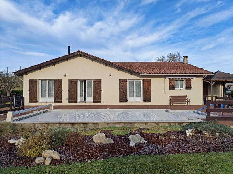 Maison - 137 m² - 5 pièces