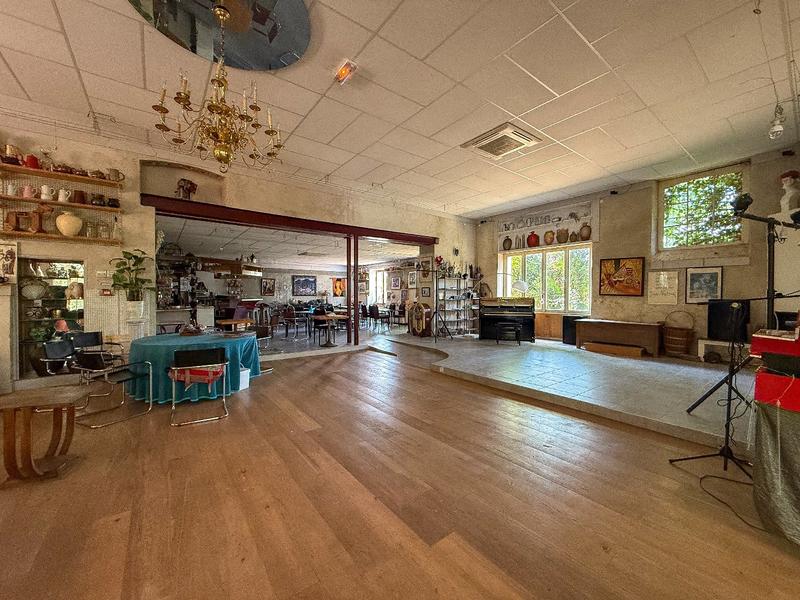 Château - 400 m² - 11 pièces