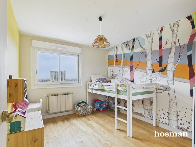 Appartement - 100 m² - 5 pièces