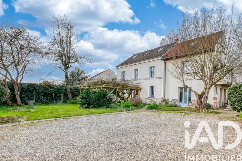 Maison - 224 m² - 9 pièces