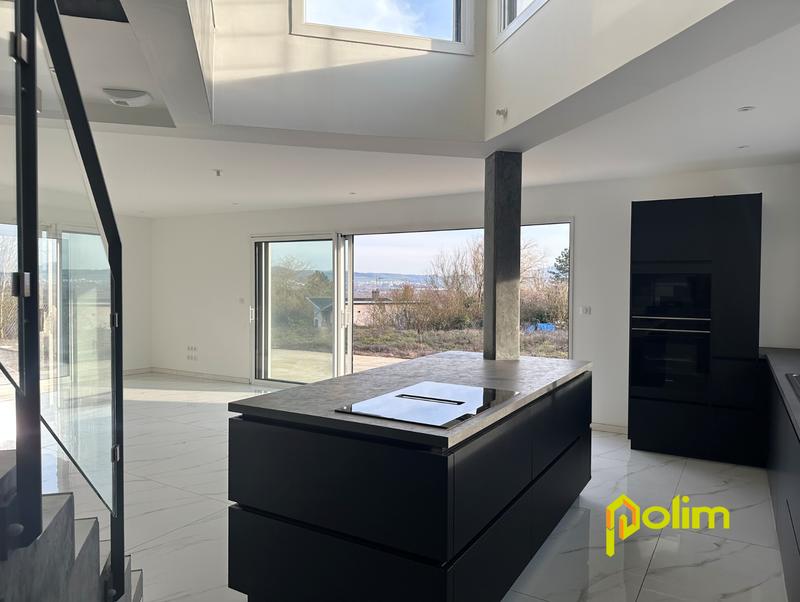 Maison - 139 m² - 6 pièces