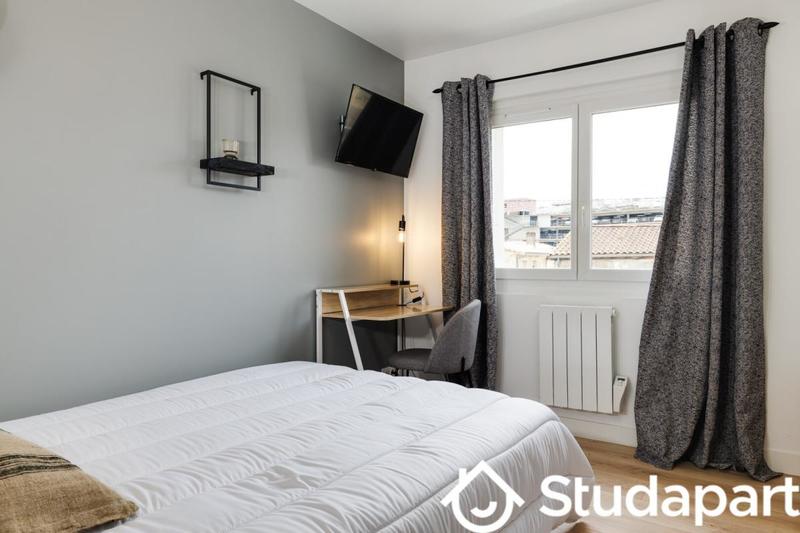 Chambre - 11 m² - 1 pièce