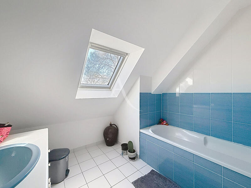 Maison - 96 m² - 4 pièces