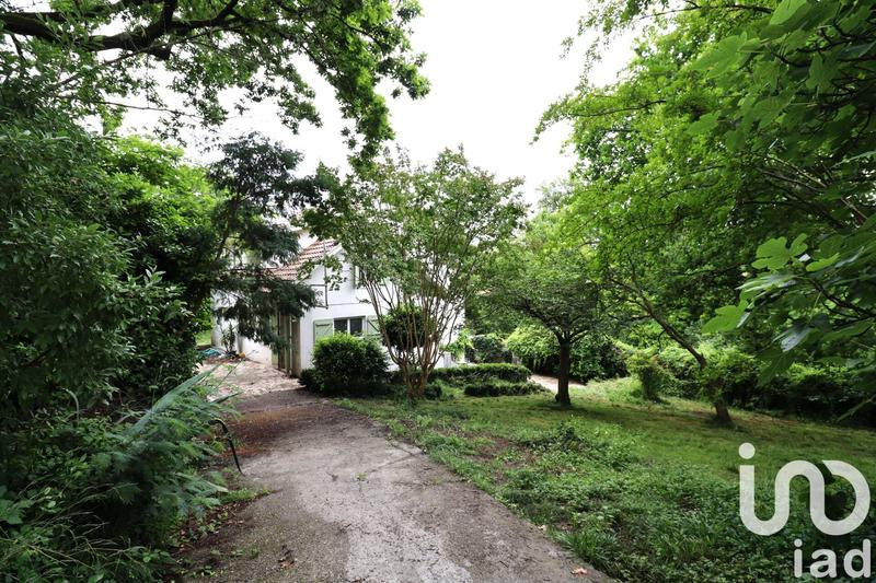 Maison - 196 m² - 10 pièces