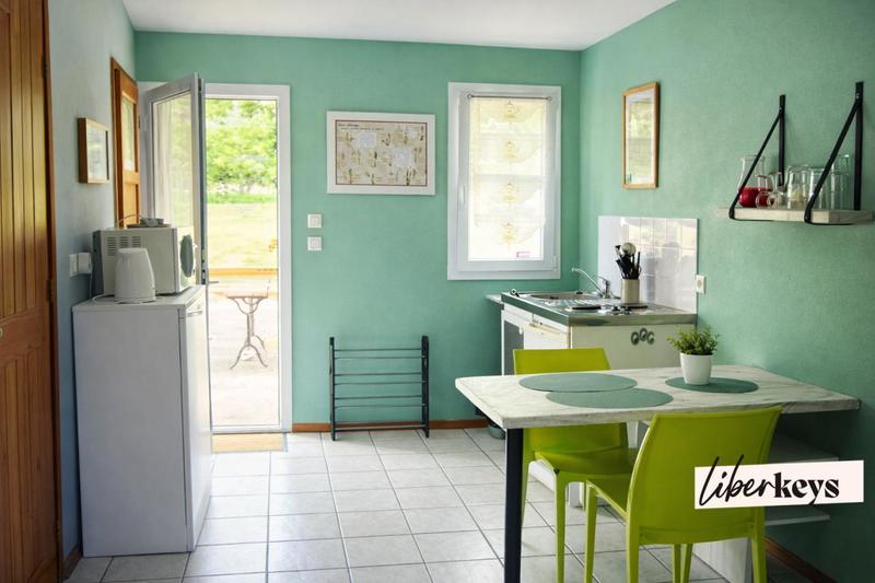 Propriété - 300 m² - 15 pièces