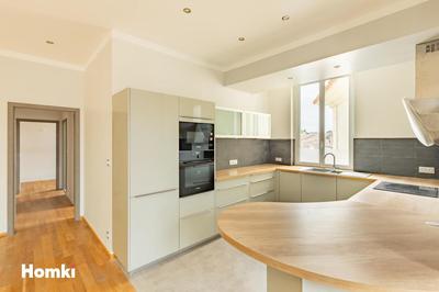 Studio - 150 m² - 5 pièces