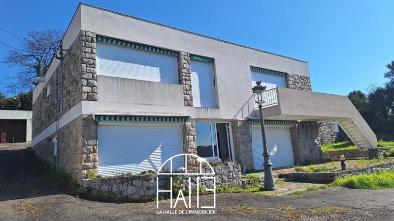 Villa - 300 m² - 10 pièces