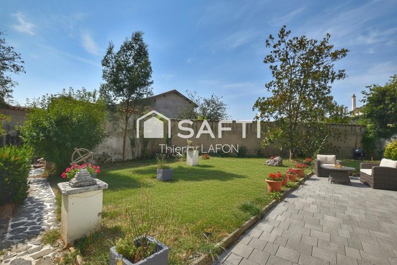 Maison - 202 m² - 7 pièces