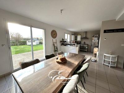 Maison - 92 m² - 5 pièces