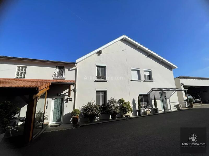 Magasins - 269 m² - 11 pièces