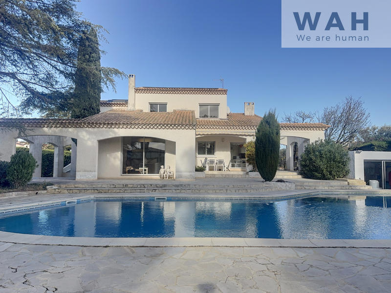 Villa - 220 m² - 5 pièces