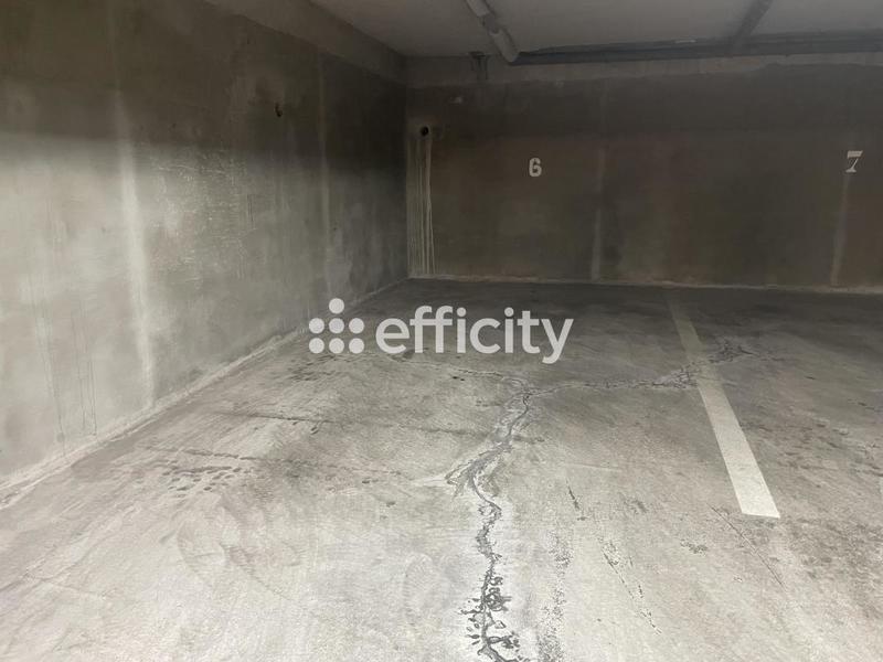 Parking / Garage - 15 m²