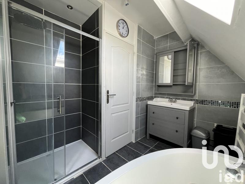 Maison - 96 m² - 4 pièces