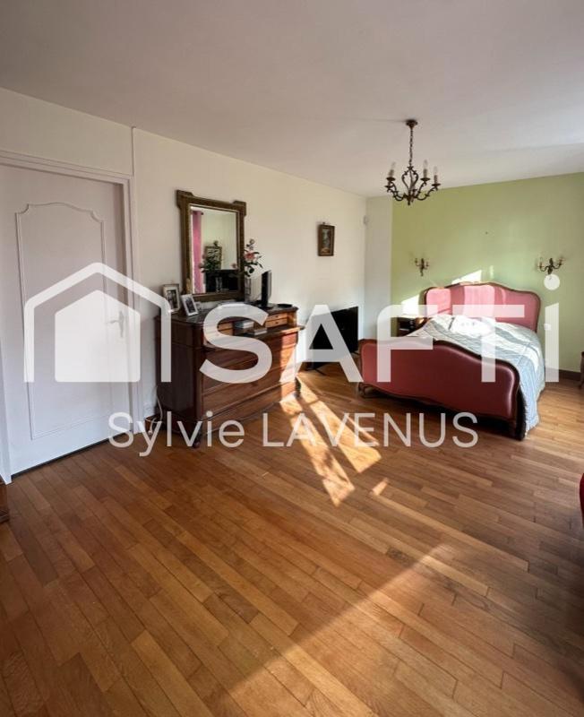 Maison - 153 m² - 8 pièces