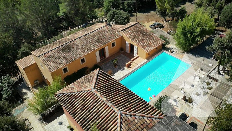 Maison - 298 m² - 9 pièces