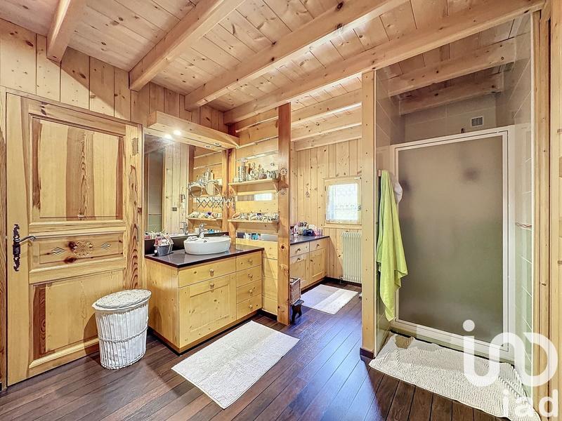 Châlet - 265 m² - 15 pièces