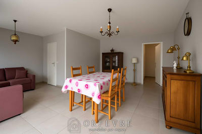 Appartement - 81 m² - 4 pièces