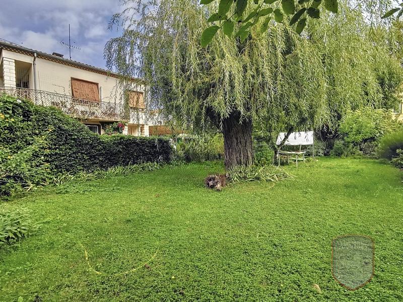 Maison - 180 m² - 7 pièces