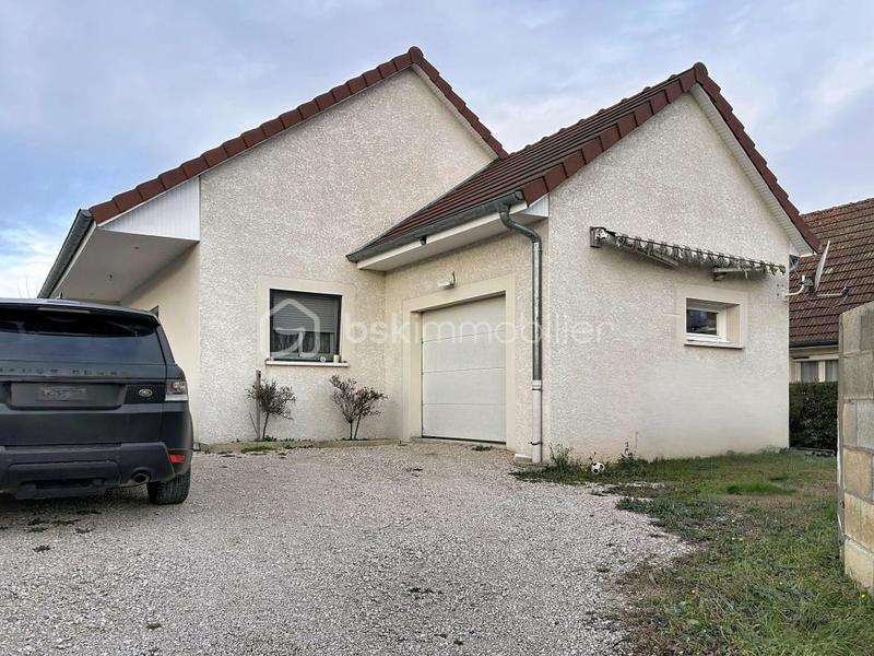 Maison - 90 m² - 5 pièces