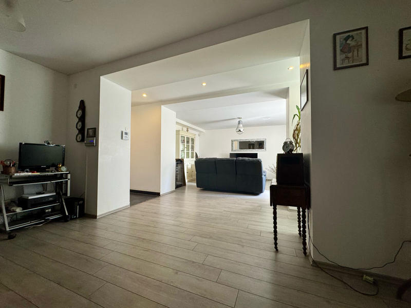 Maison - 220 m² - 8 pièces