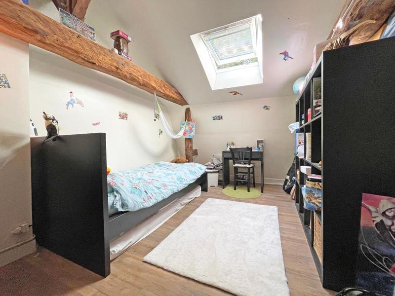 Propriété - 247 m² - 11 pièces