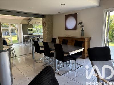 Maison - 196 m² - 6 pièces