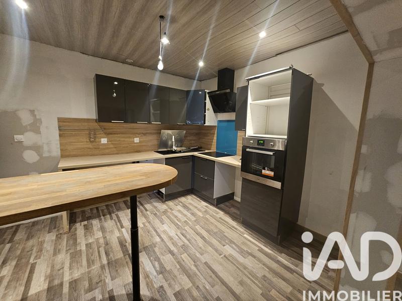 Maison - 99 m² - 12 pièces