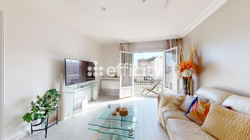 Appartement - 95 m² - 5 pièces