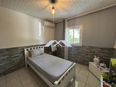 Maison - 98 m² - 5 pièces