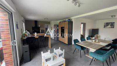 Maison - 95 m² - 4 pièces