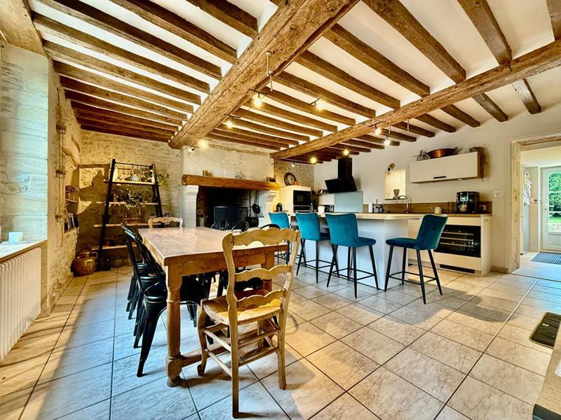 Demeure - 370 m² - 16 pièces