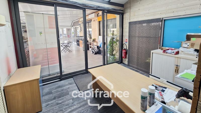 Local commercial - 372 m² - 9 pièces