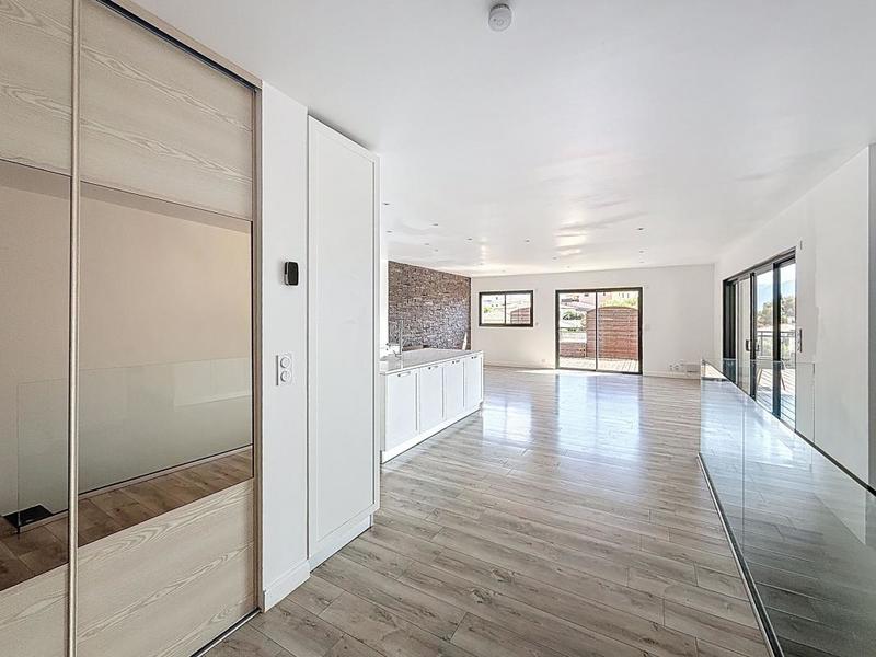 Villa - 200 m² - 5 pièces