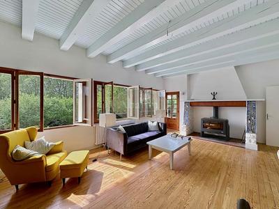 Maison - 180 m² - 7 pièces