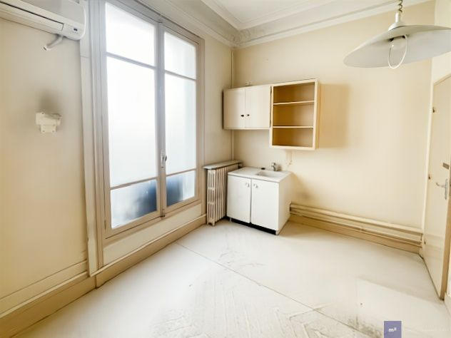 Bureau - 177 m² - 9 pièces