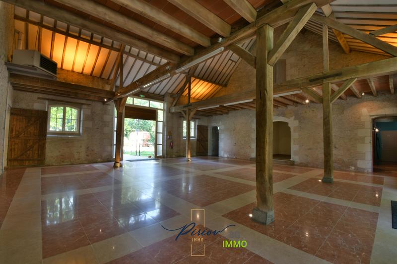 Local commercial - 563 m²