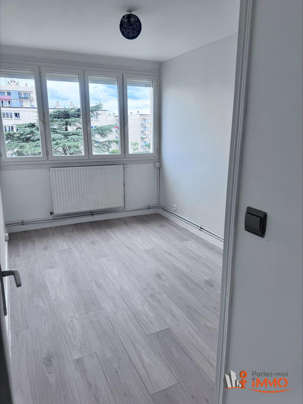 Appartement - 80 m² - 4 pièces