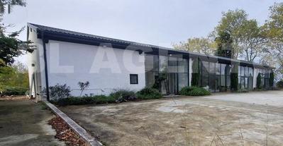 Maison - 650 m² - 20 pièces