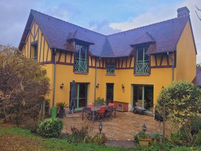 Maison traditionnelle - 180 m² - 6 pièces
