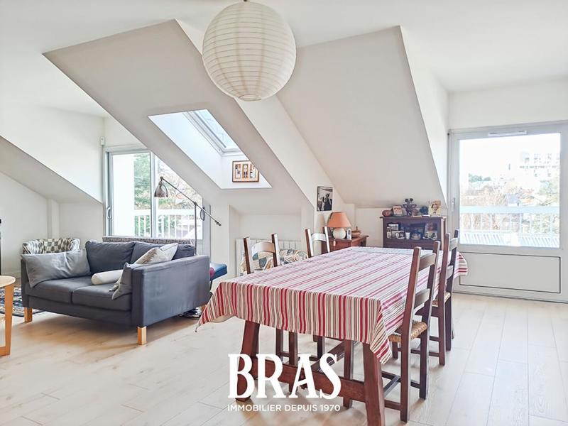 Appartement - 134 m² - 6 pièces