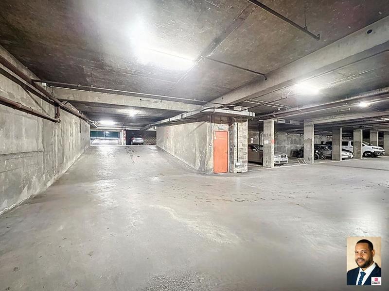 Parking / Garage - 11 m²