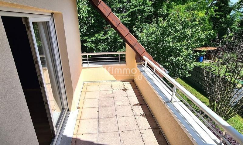 Maison - 213 m² - 9 pièces