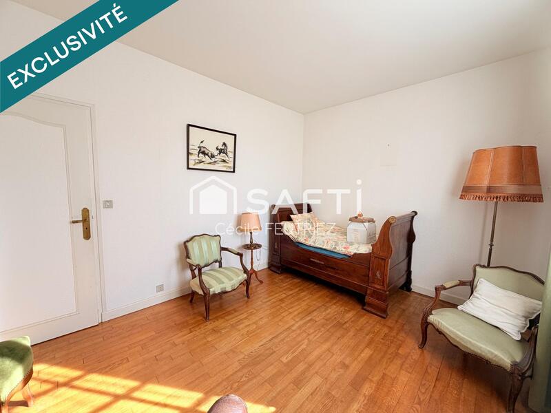 Maison - 200 m² - 12 pièces