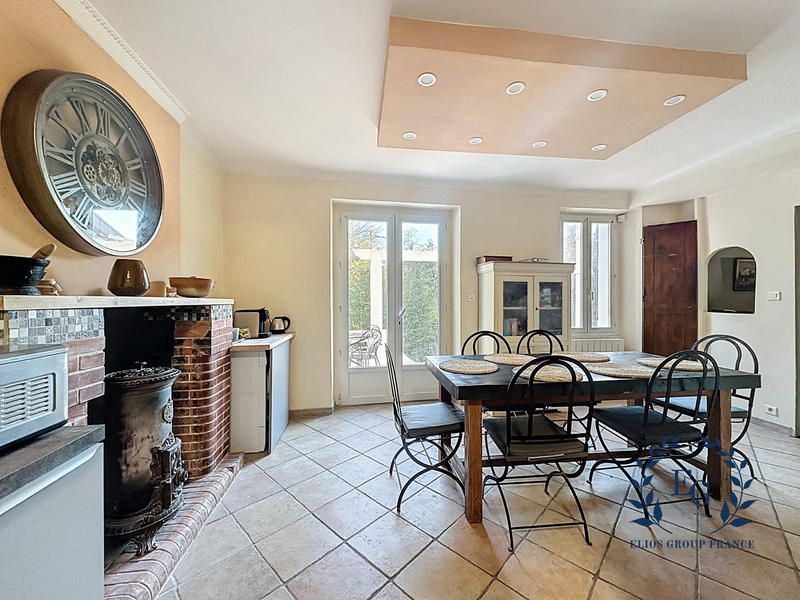 Maison traditionnelle - 160 m² - 6 pièces