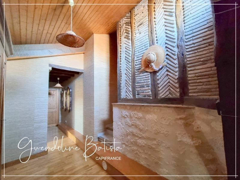 Maison en pierre - 300 m² - 12 pièces