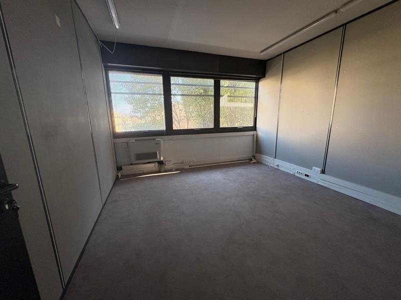Bureau - 335 m²